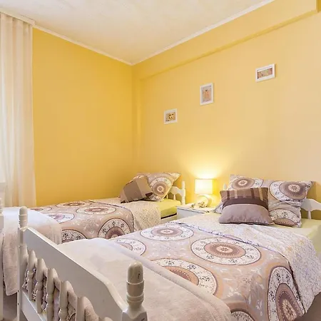 3 Bedroom Nice Home In Vodnjan *
